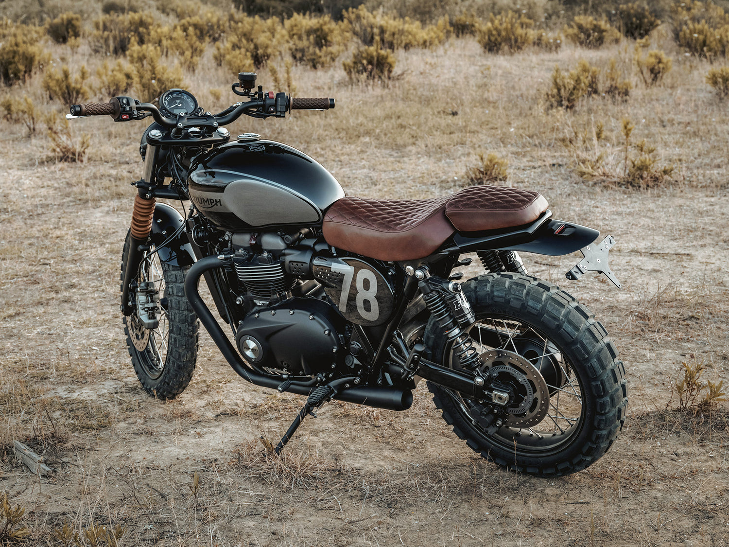 Triumph Street Scrambler Front and rear mudguard side panel number plate accessories Left Backside view