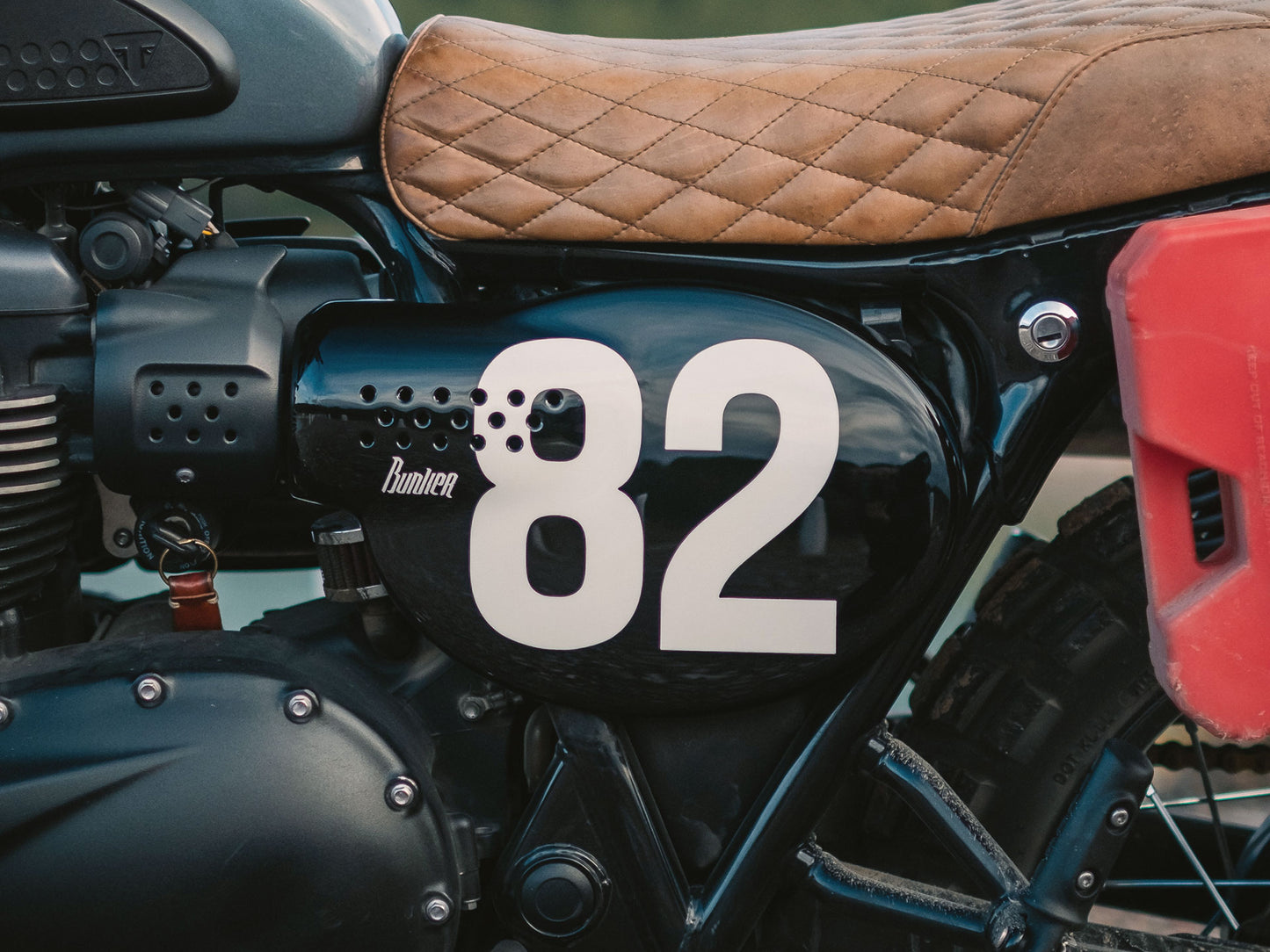 Triumph Street Scrambler PA12 Numberplate Side cover Left BLACK Changing racing numbers