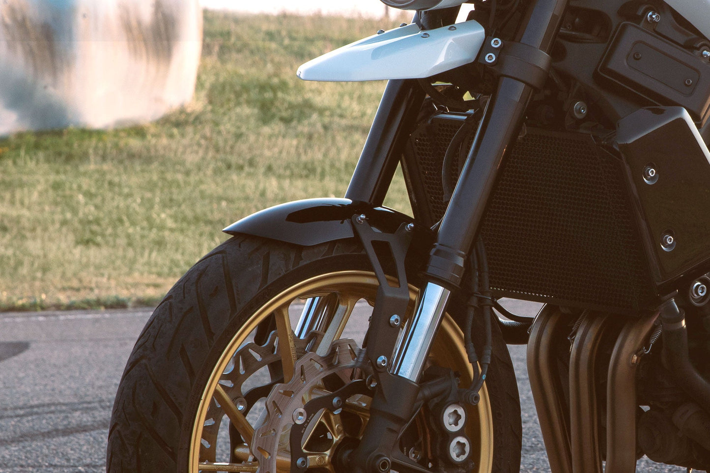 Yamaha XSR900 Front Mudguard Lifestyle