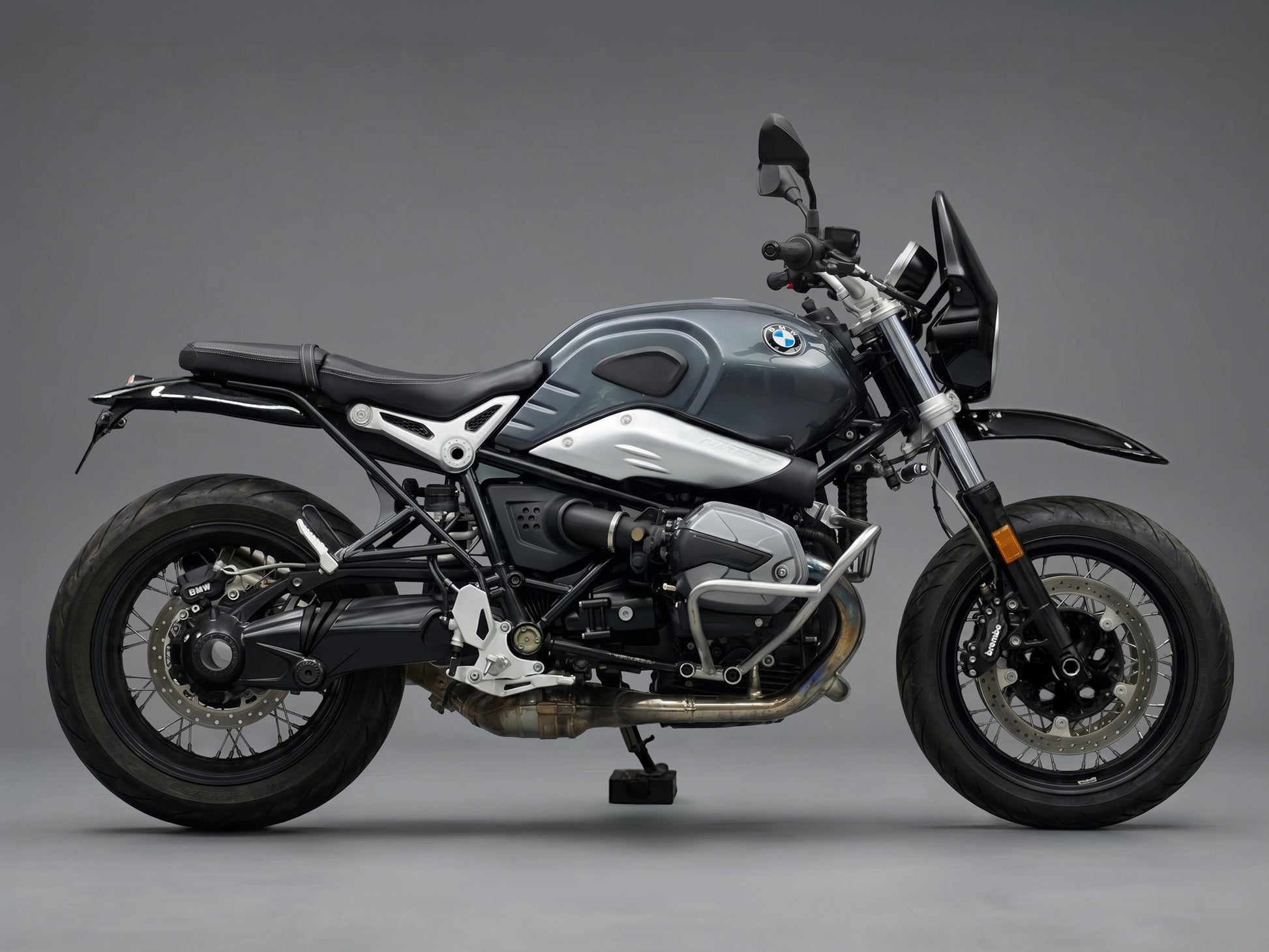 Bmw r ninet headlight with a dark background custom Front fairing, front fender and Rear fender right side view